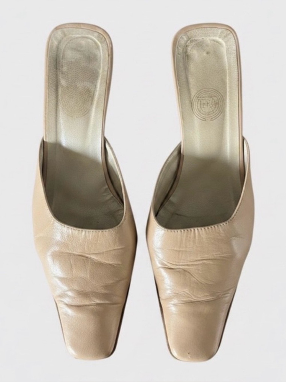 Foreva Neutral Tan Leather Slip On Kitten Heel Mules Classic Work Size 7.5